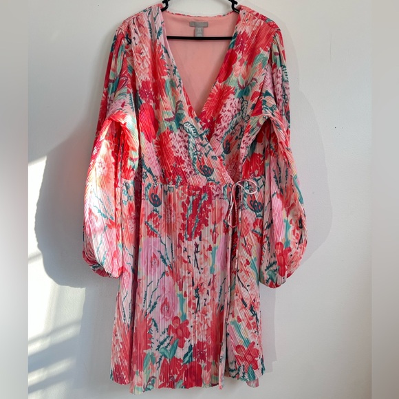 H&M Pink Floral Pleated Flattering Feminine Puff Sleeve Wrap Dress  XXL - Picture 2 of 10